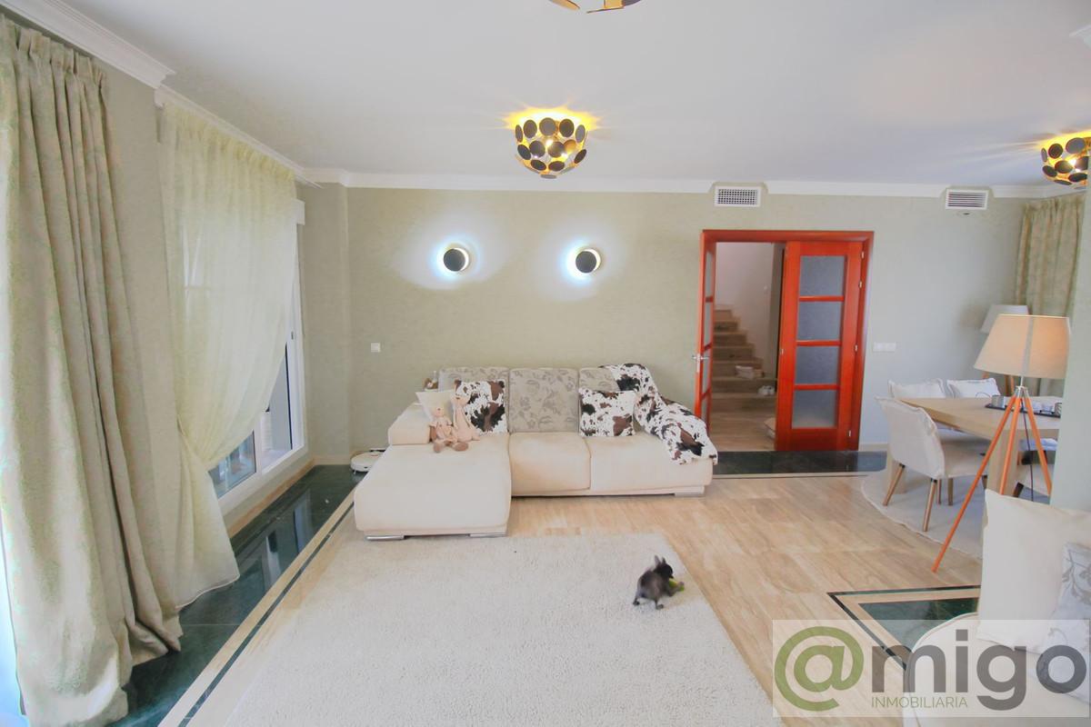 Venta de villa en Calahonda