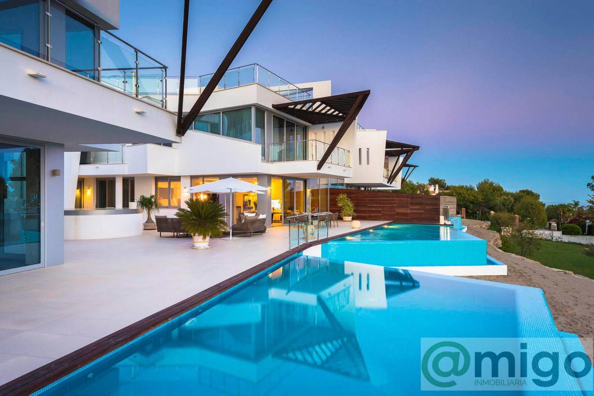 For sale of villa in Marbella