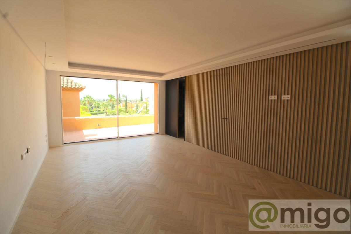 For sale of penthouse in Atalaya