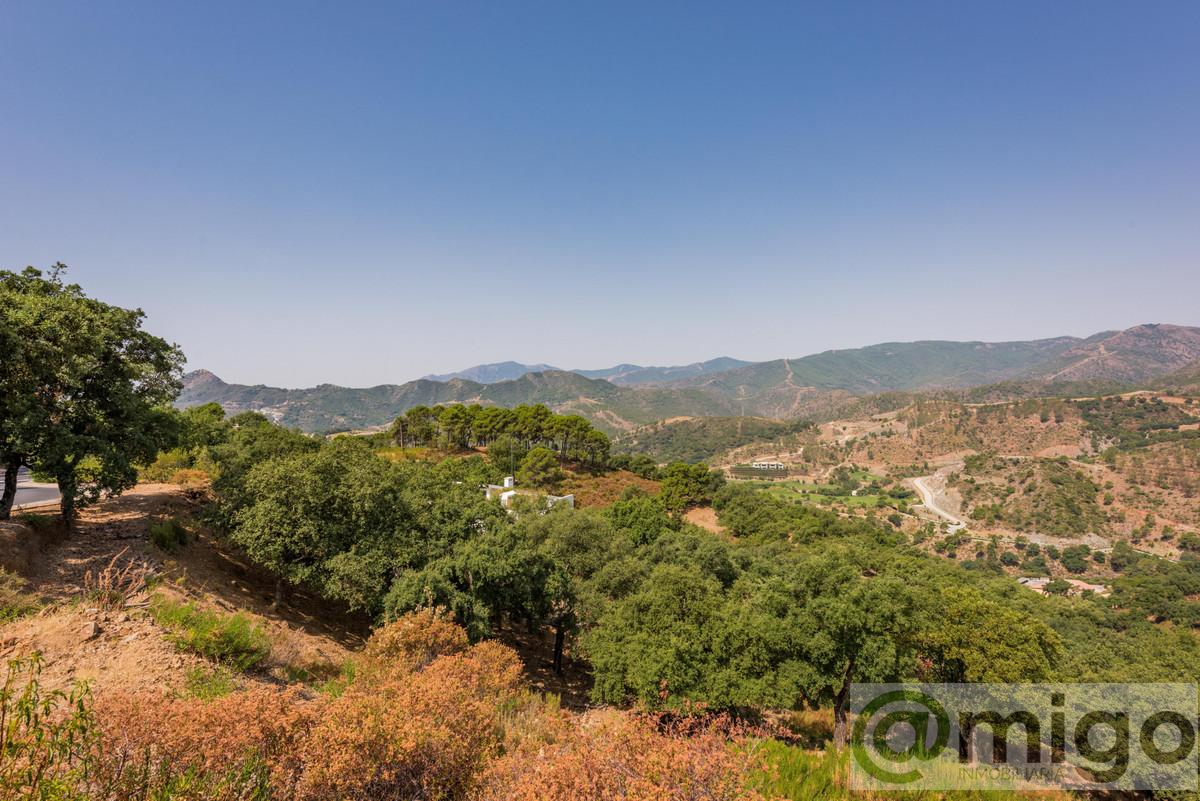 For sale of land in Marbella