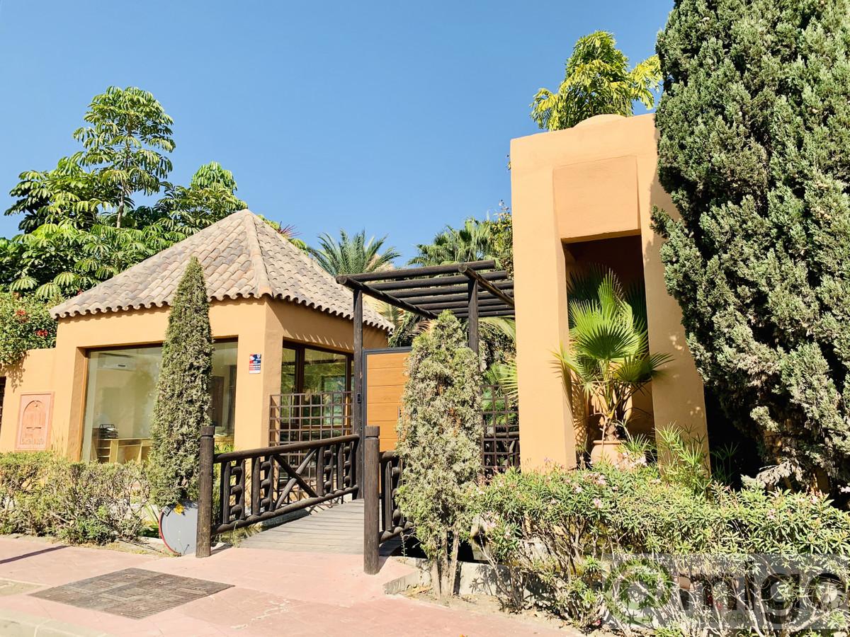 For sale of penthouse in Atalaya