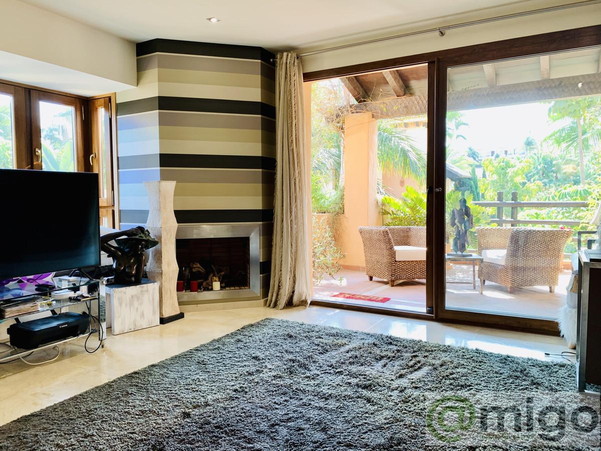 For sale of penthouse in Atalaya