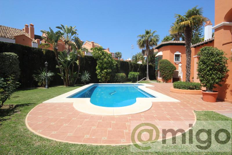 Продажа от

 Виллa на Marbella