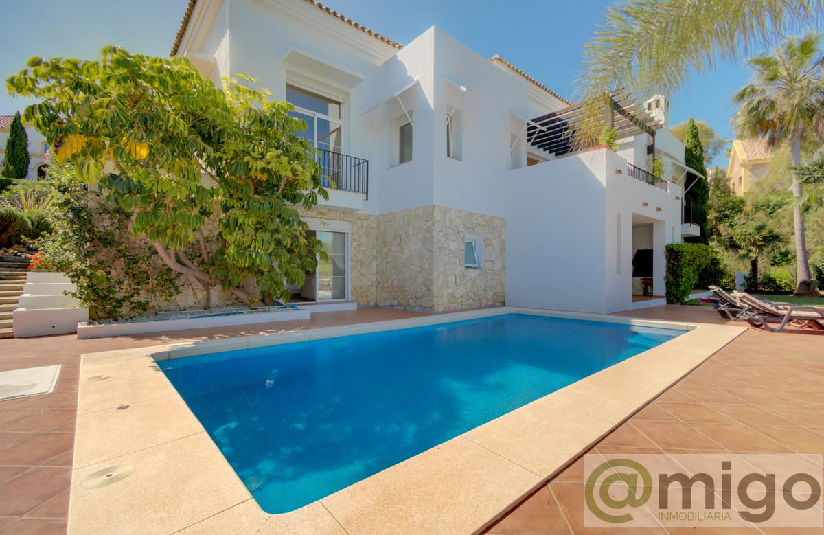 For sale of villa in La Cala Golf