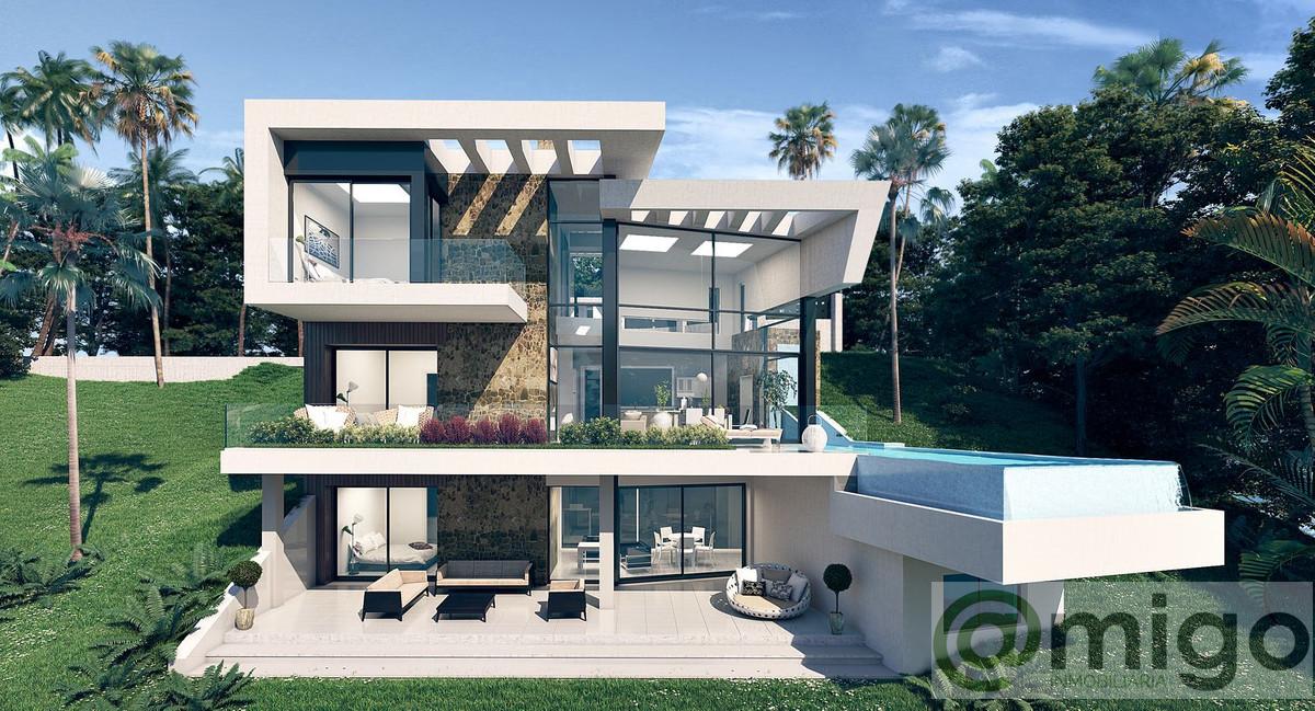 For sale of villa in Estepona