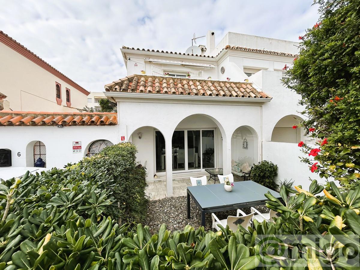 Venta de villa en La Duquesa
