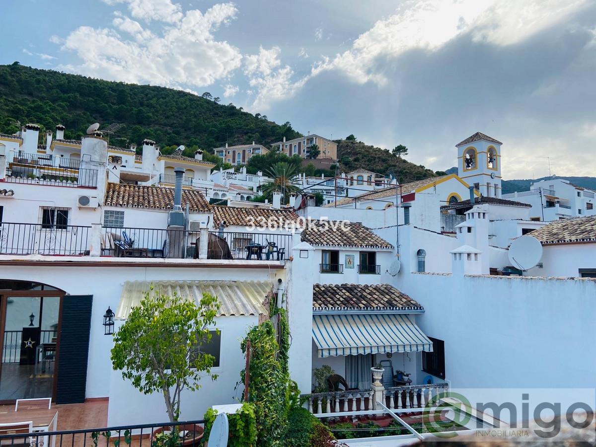 For sale of commercial in Marbella