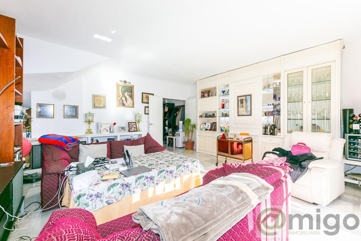 Venta de villa en Las Lagunas