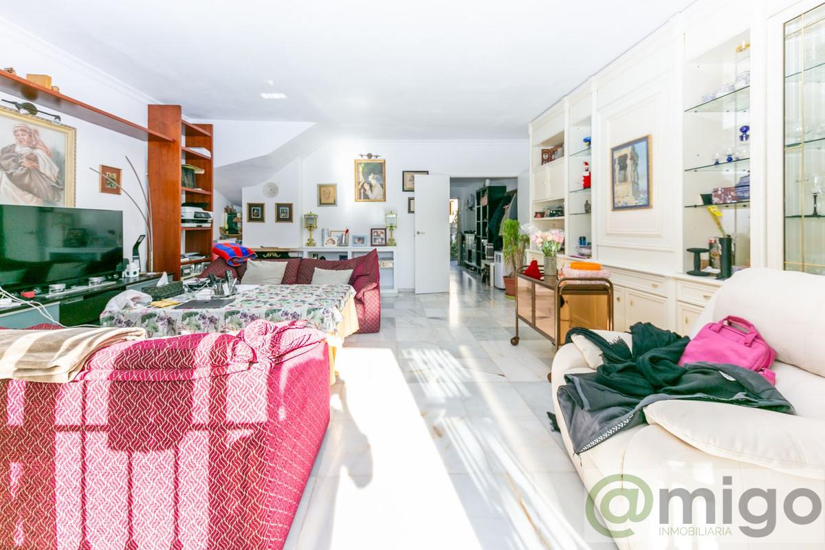 Venta de villa en Las Lagunas