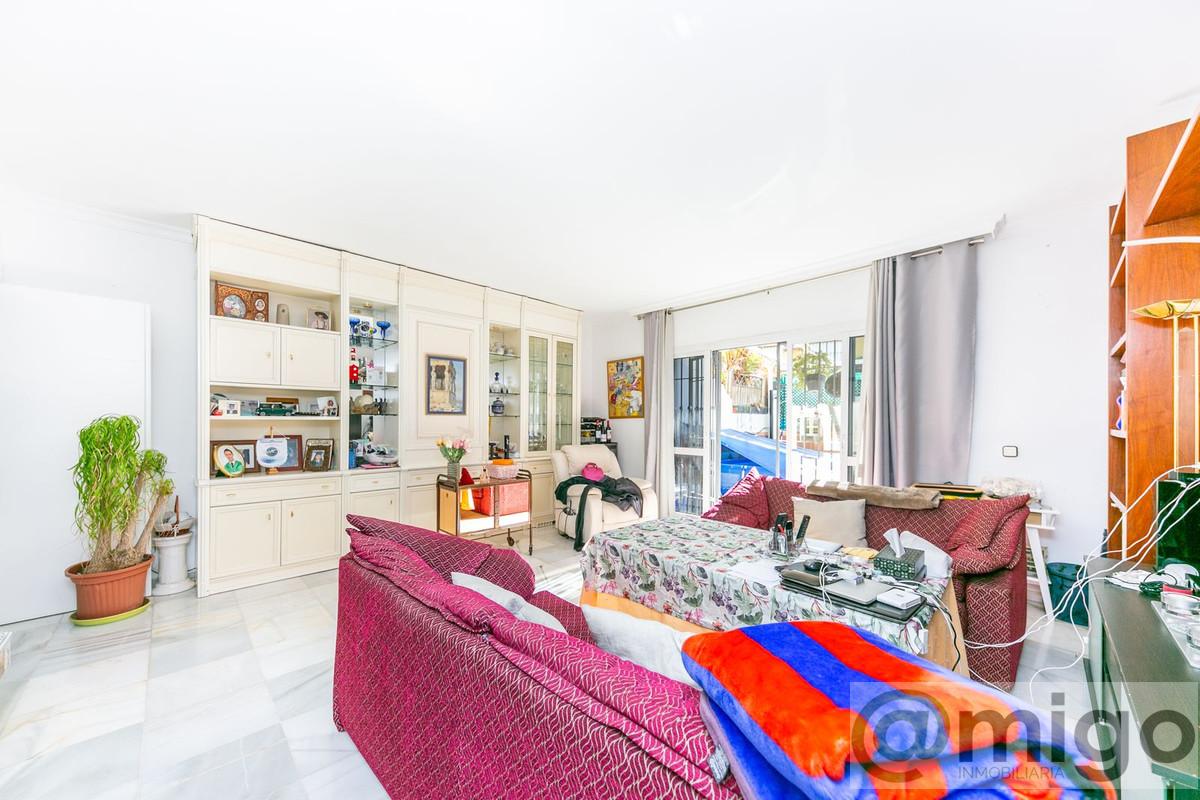 Venta de villa en Las Lagunas