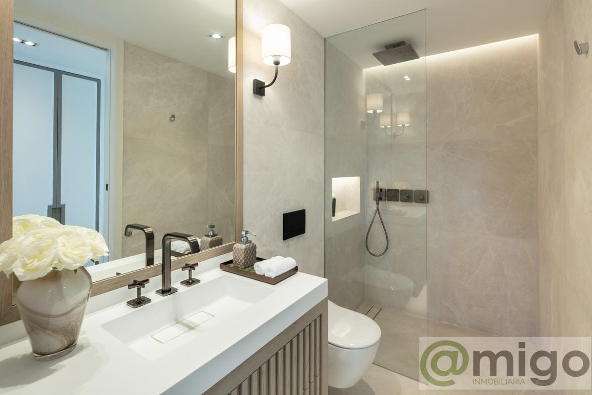 For sale of penthouse in Marbella