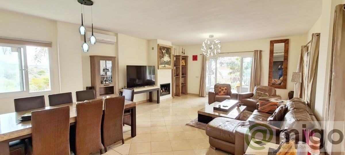 For sale of villa in Riviera del Sol