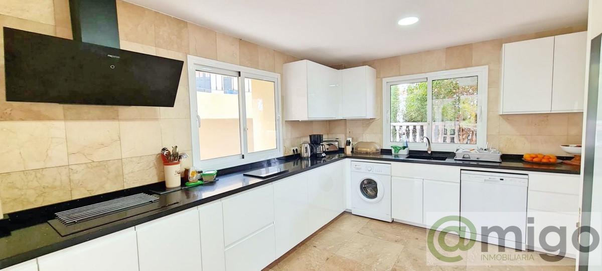 For sale of villa in Riviera del Sol