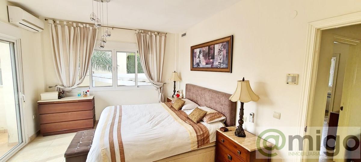 For sale of villa in Riviera del Sol