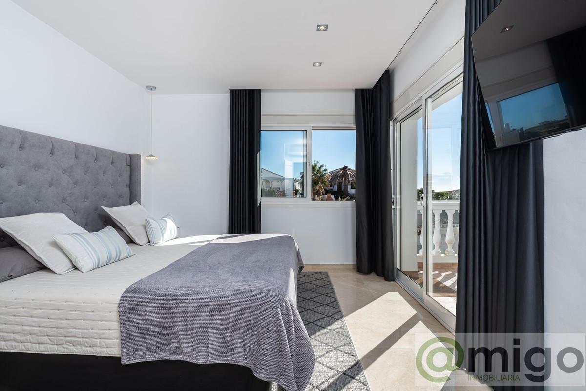 Venta de villa en La Cala de Mijas