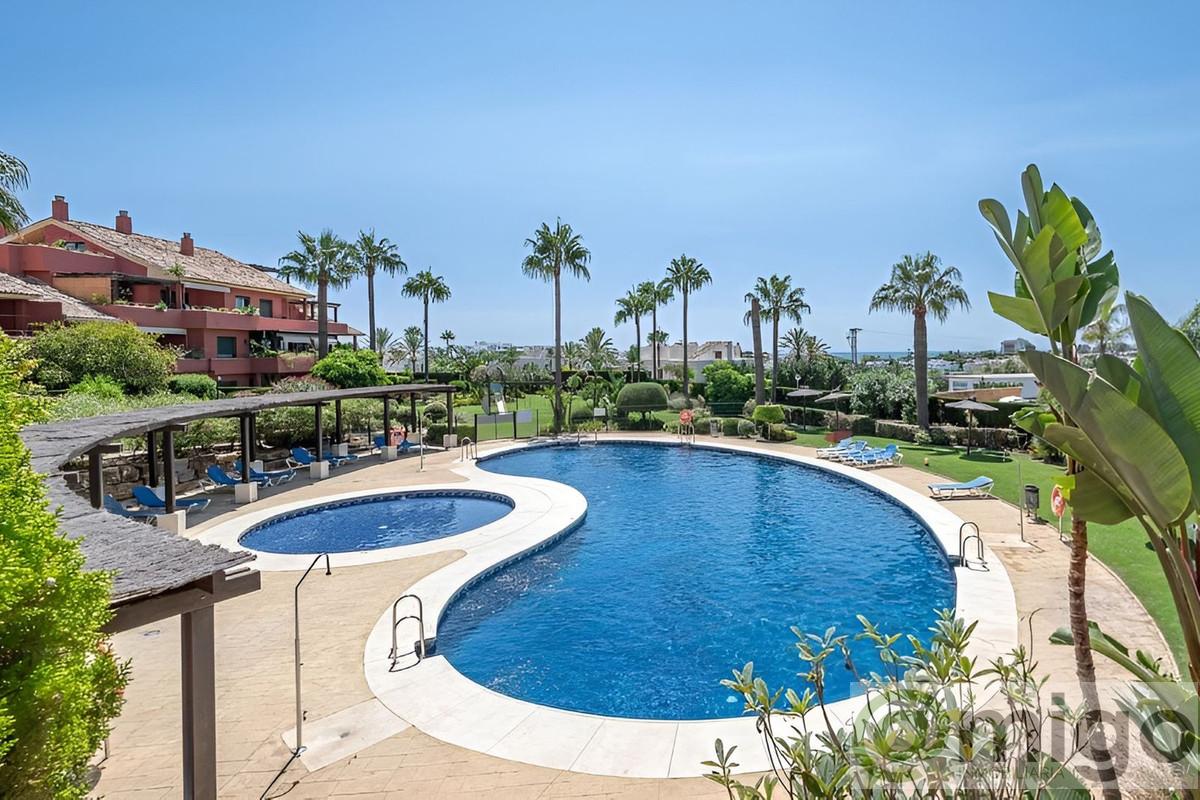 For sale of apartment in Estepona