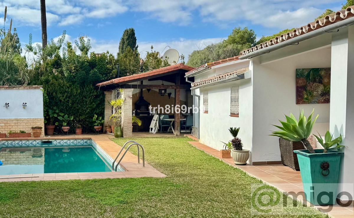 Venta de villa en Atalaya
