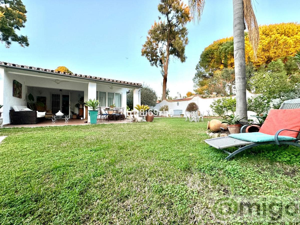 Venta de villa en Atalaya
