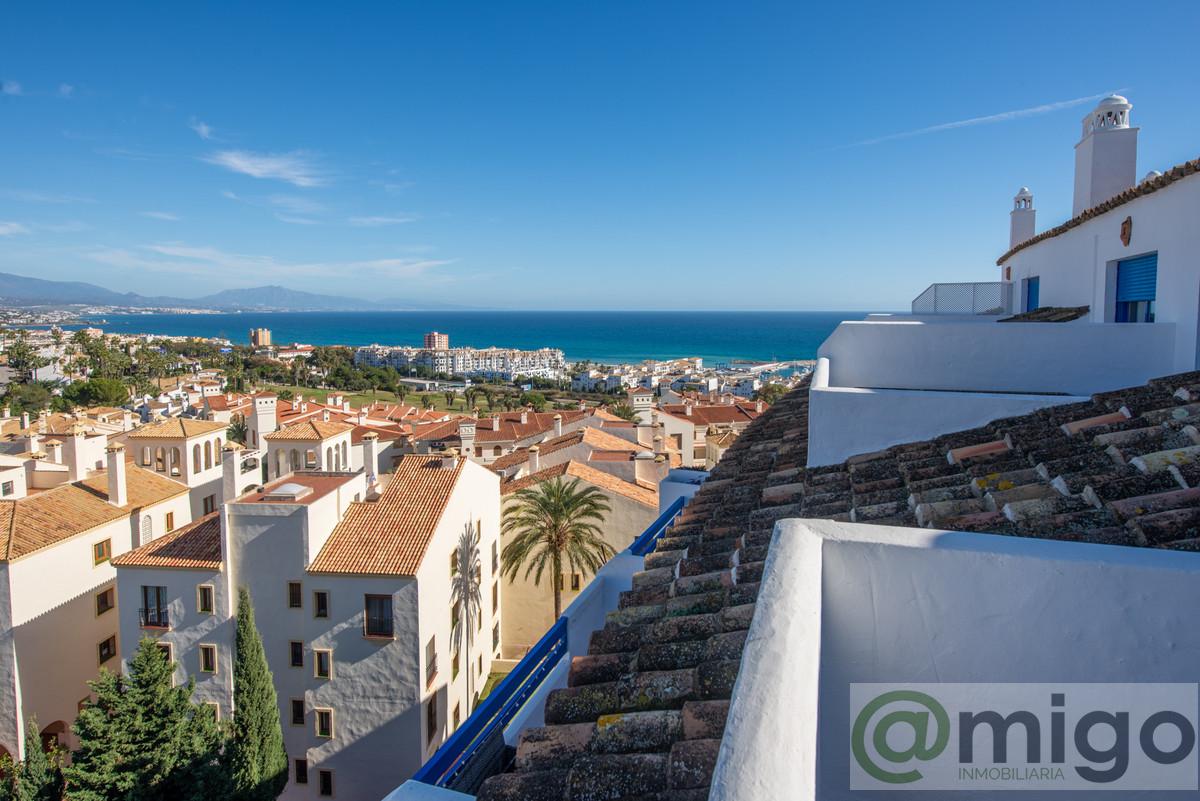 For sale of penthouse in Manilva