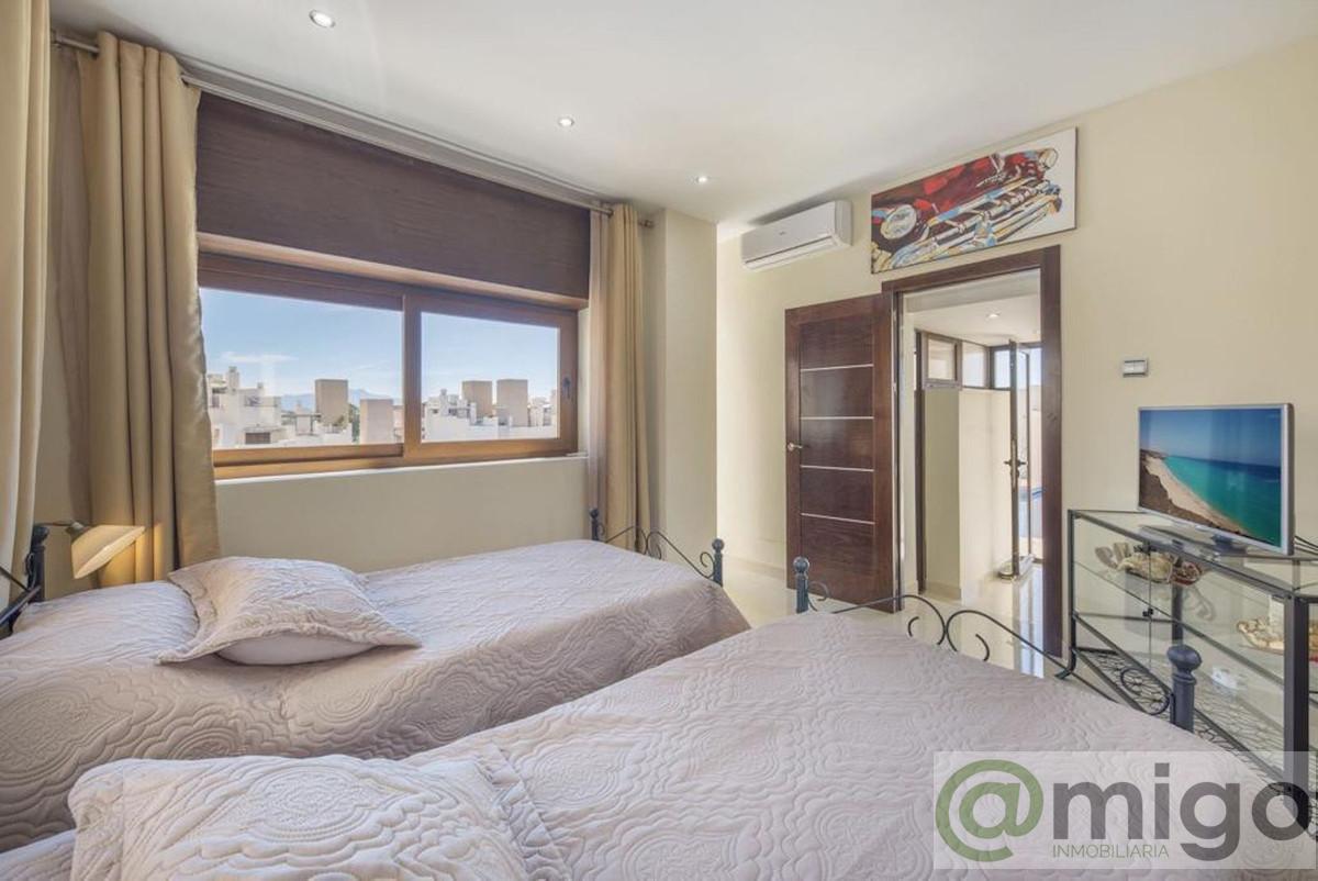 For sale of penthouse in Marbella