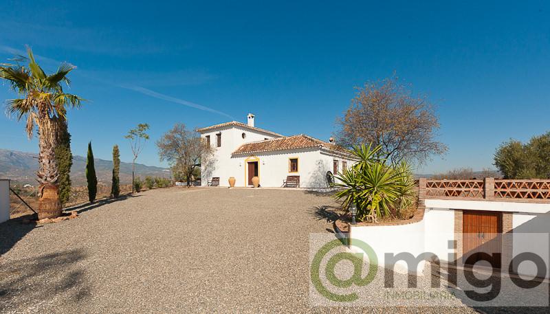 For sale of villa in Coín