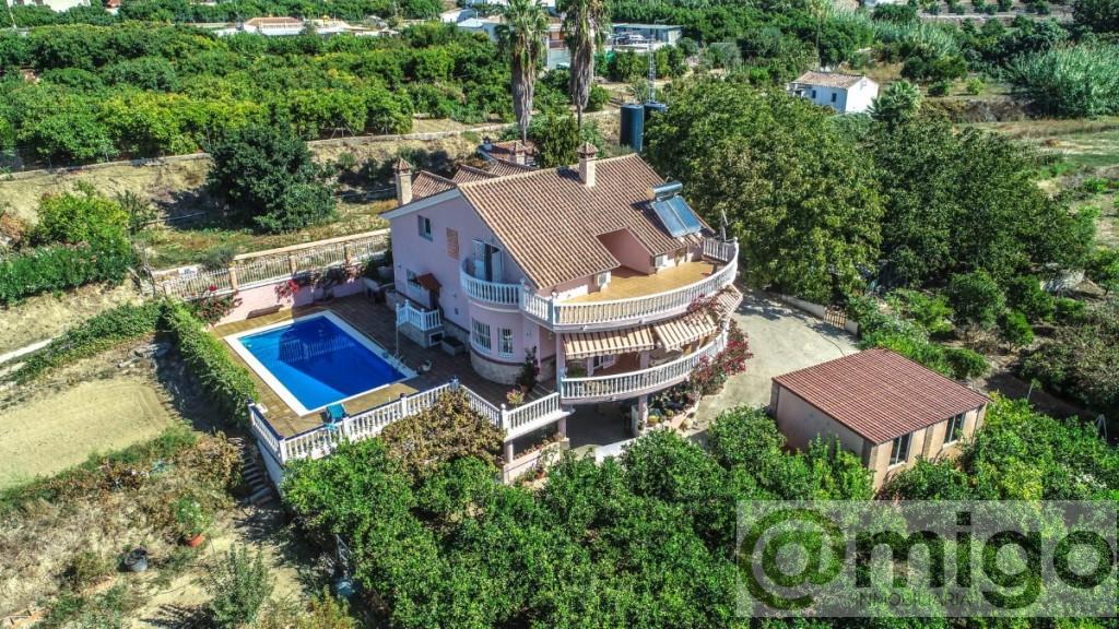 Venta de villa en Coín