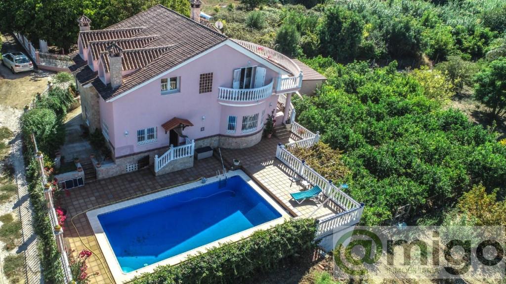 Venta de villa en Coín