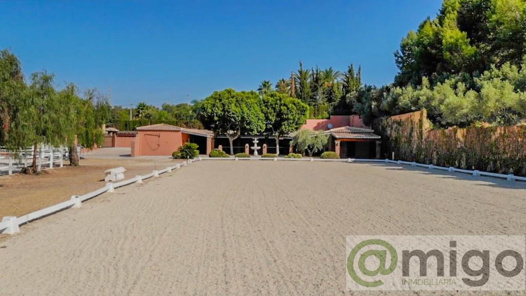 Venta de villa en Coín