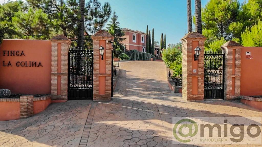 Venta de villa en Coín