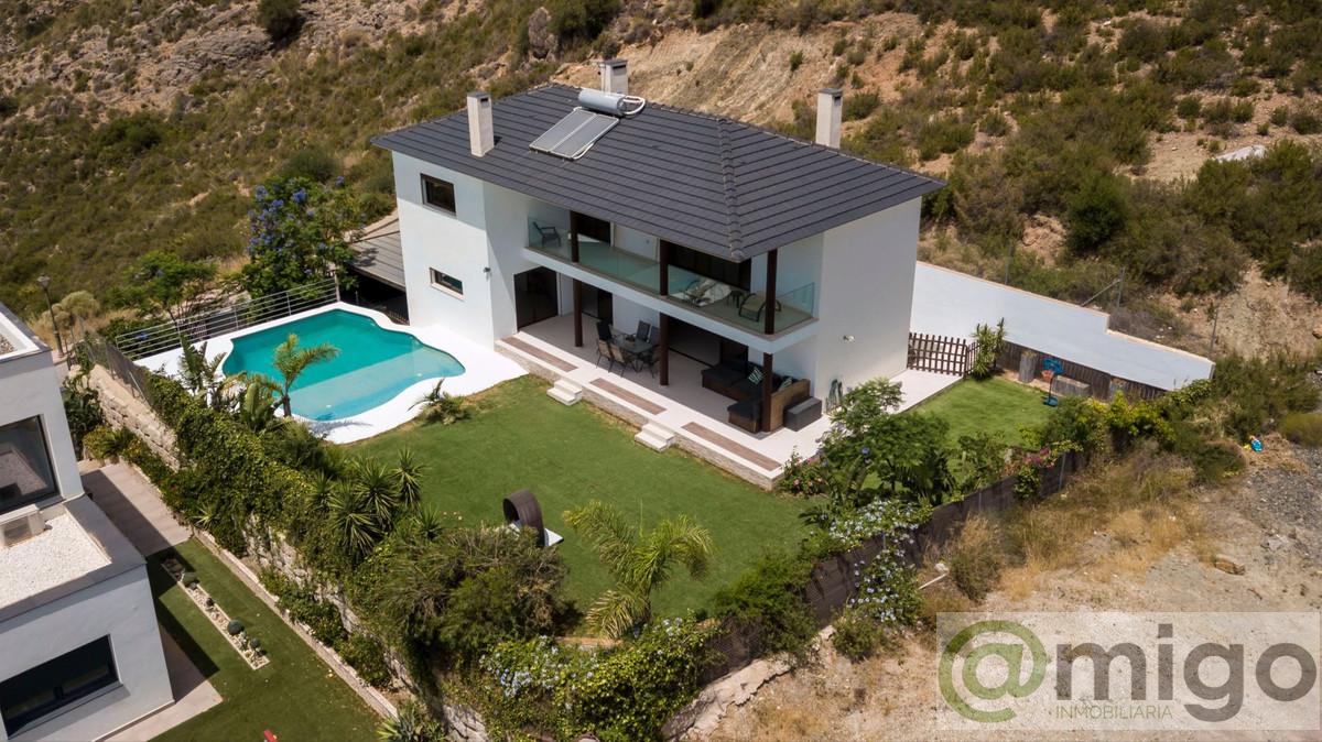 Venta de villa en Coín