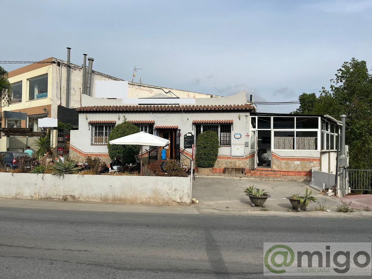 For sale of premises in Coín