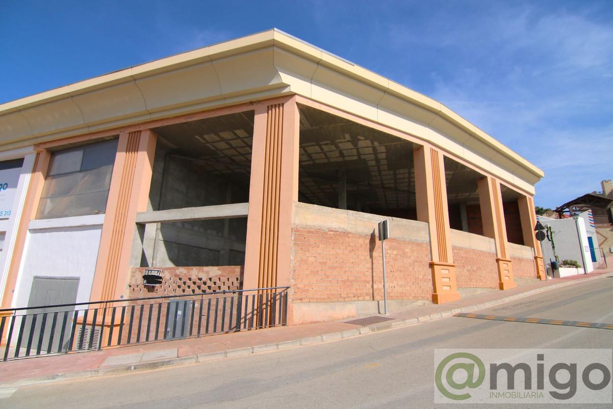 For sale of commercial in Coín