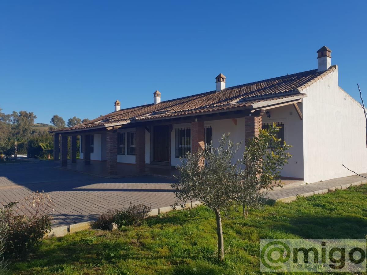 For sale of villa in Coín