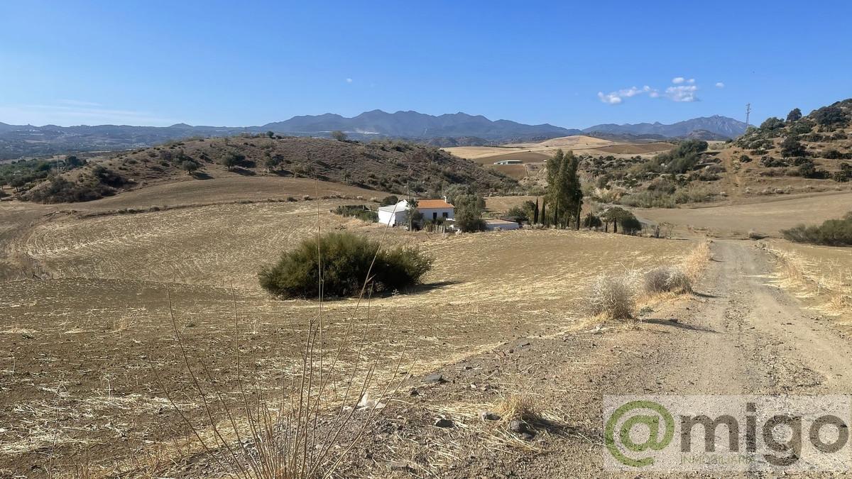 For sale of villa in Coín