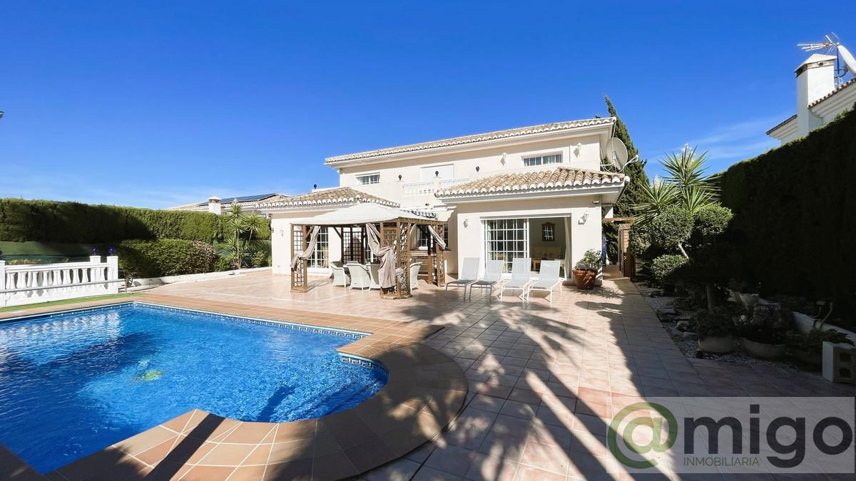 Venta de villa en Coín