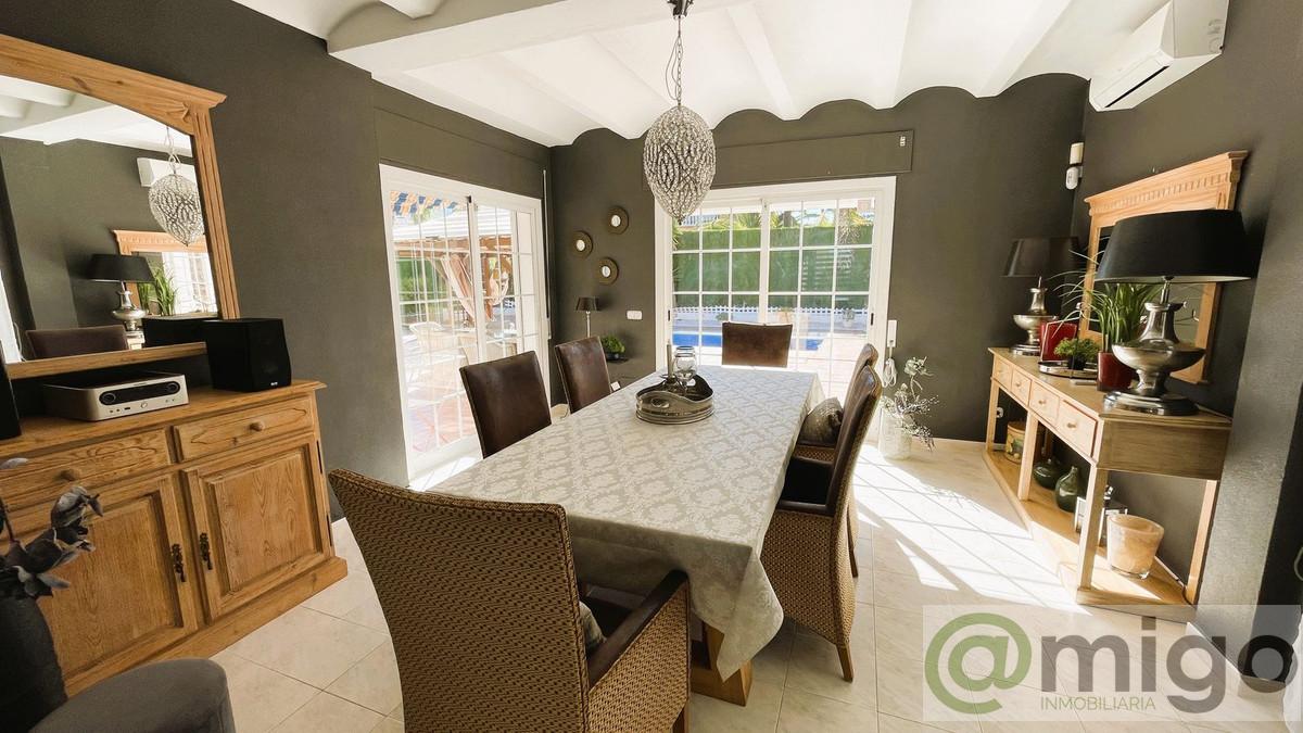 Venta de villa en Coín