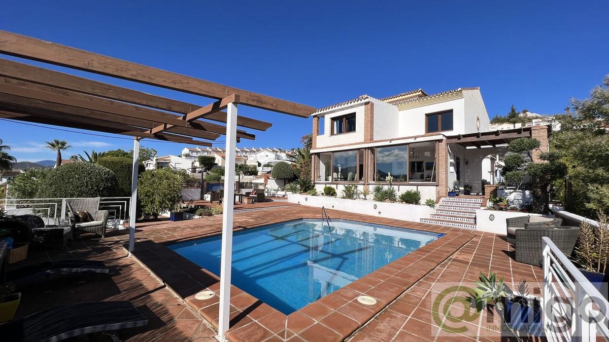 Venta de villa en Coín