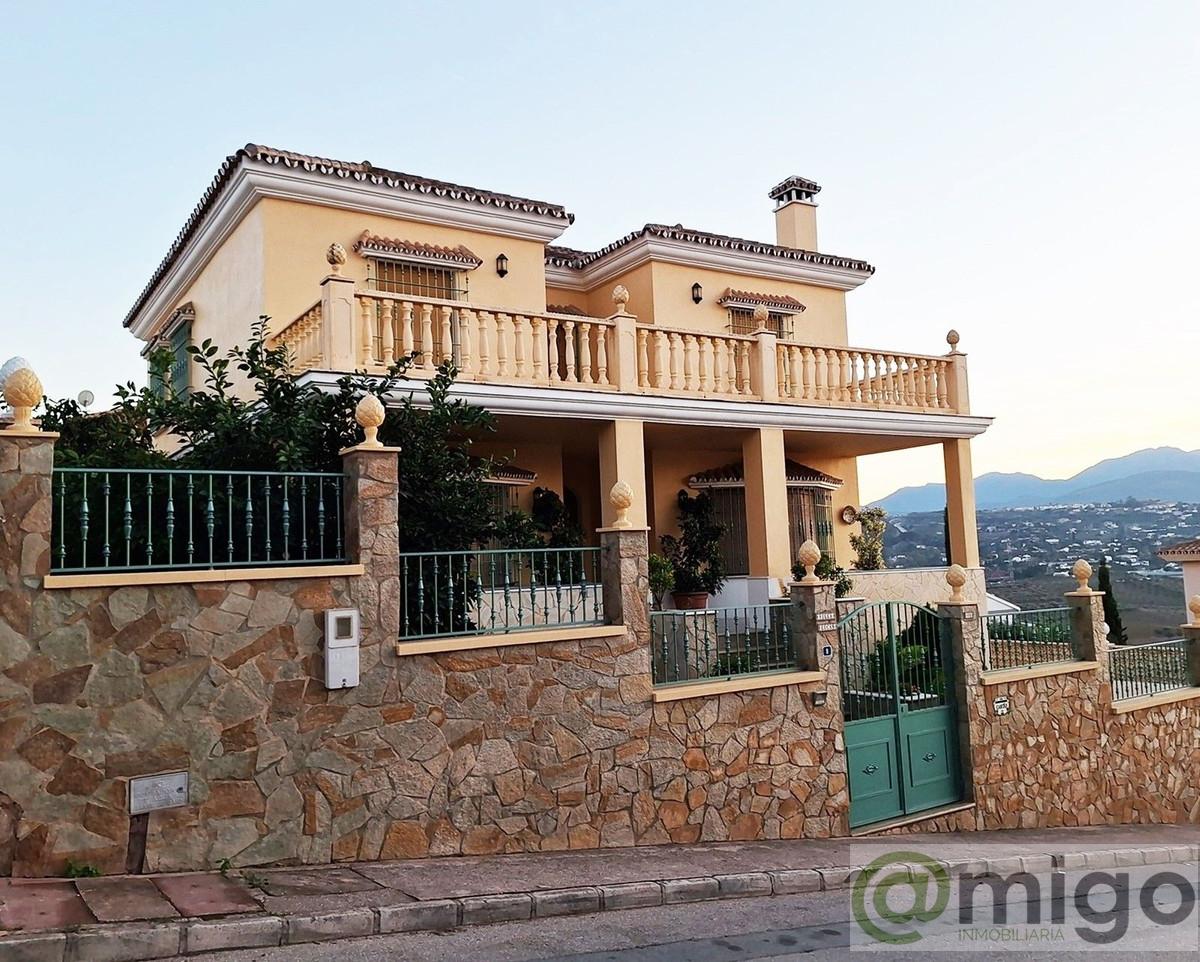 Venta de villa en Coín