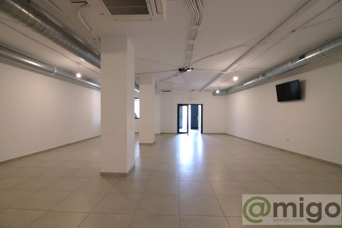 For sale of commercial in Coín