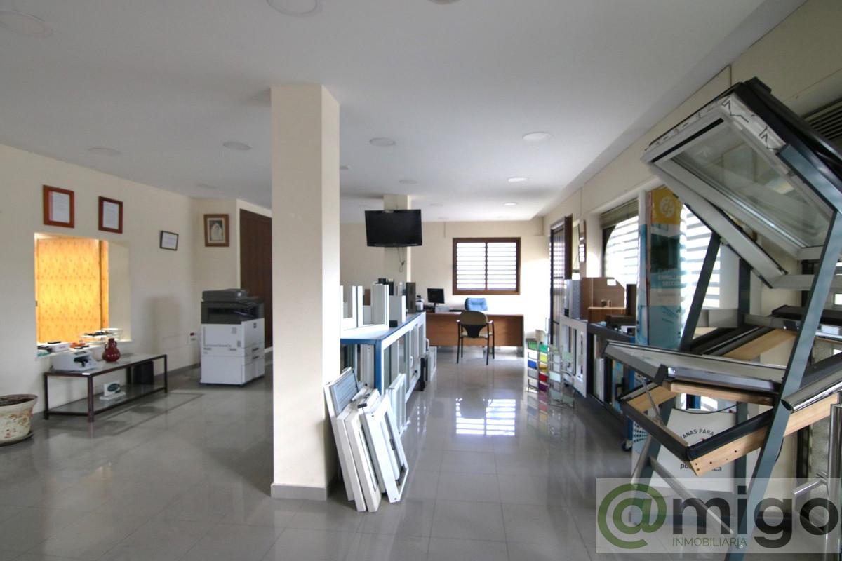 For sale of commercial in Coín