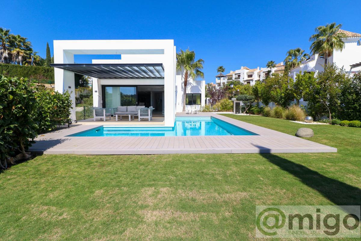 For sale of villa in El Paraiso