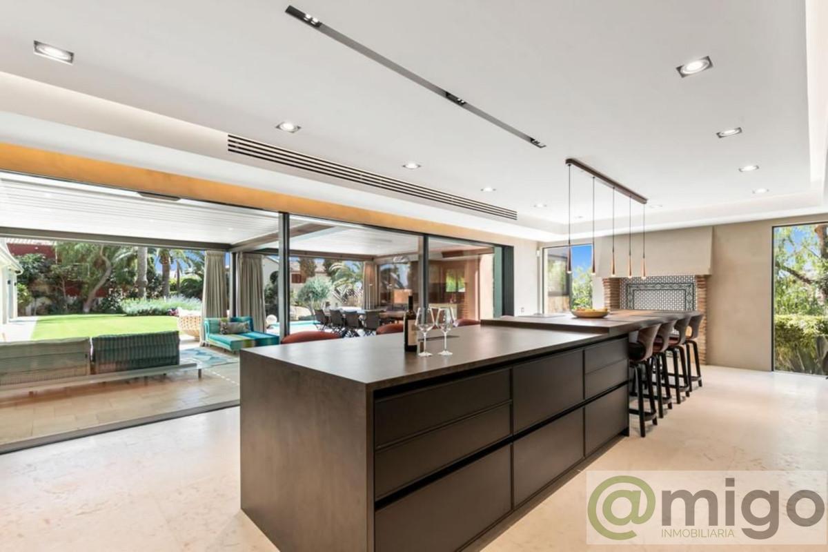 For sale of villa in Marbella