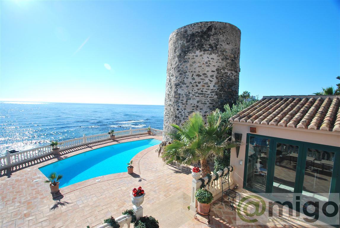 Venta de villa en Calahonda