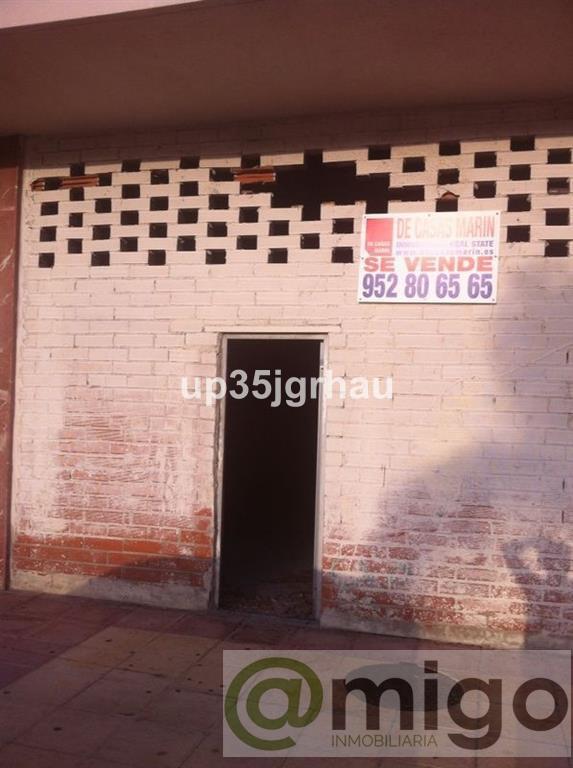 For sale of commercial in Estepona