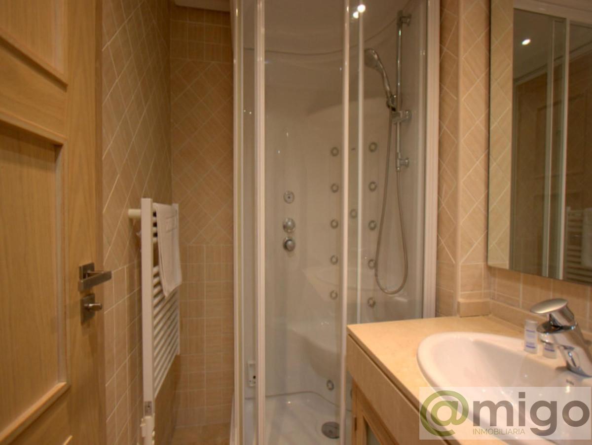 For sale of apartment in La Duquesa