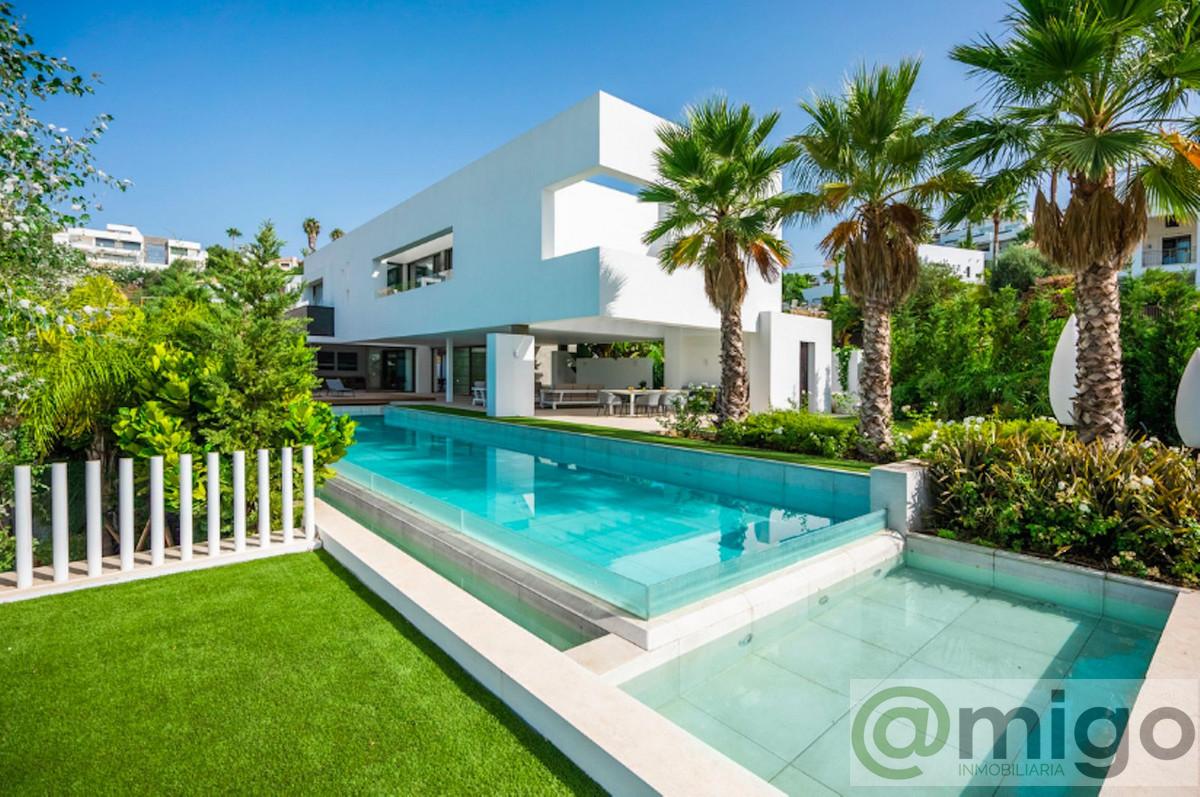 For sale of villa in Marbella