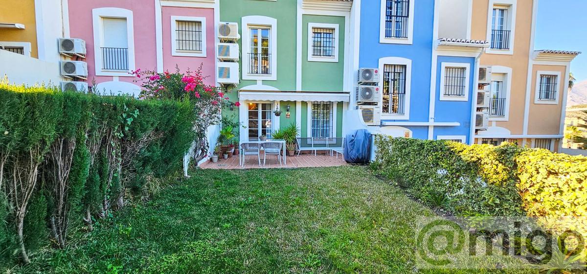 For sale of villa in Casares Playa