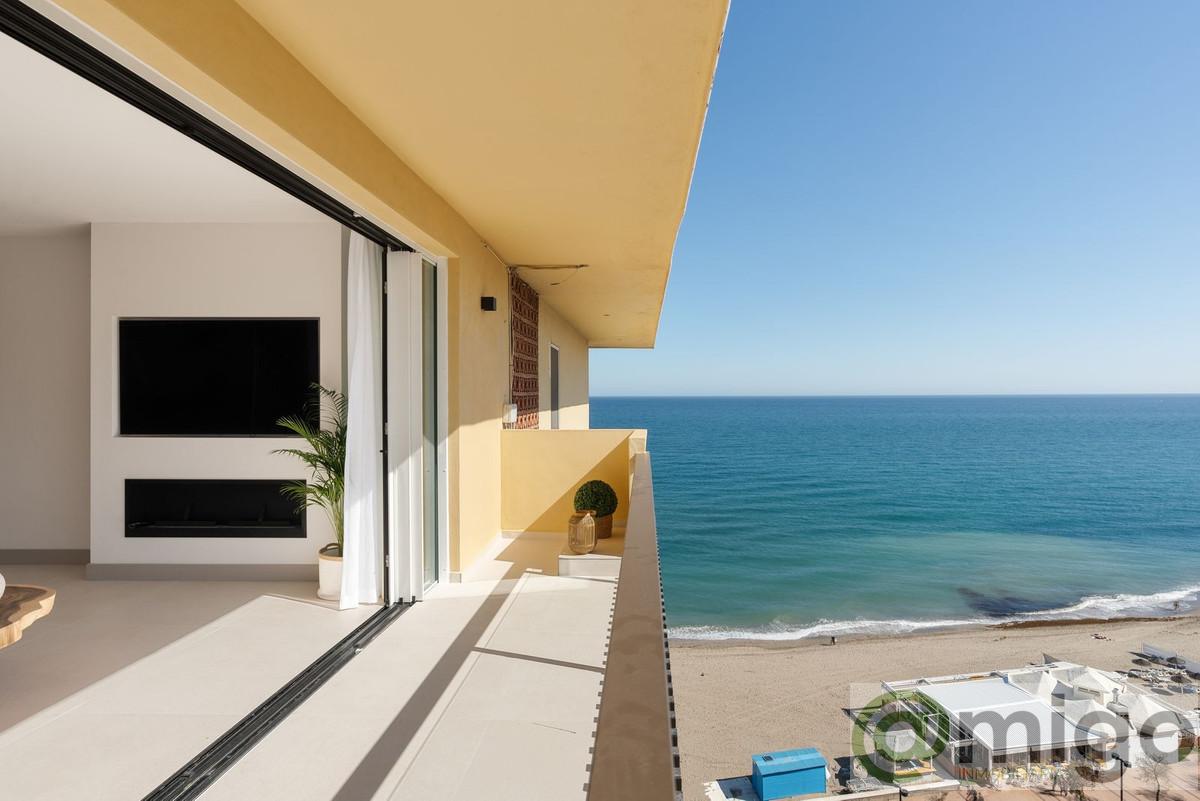 For sale of penthouse in Fuengirola