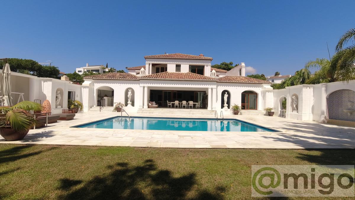 Venta de villa en El Paraiso