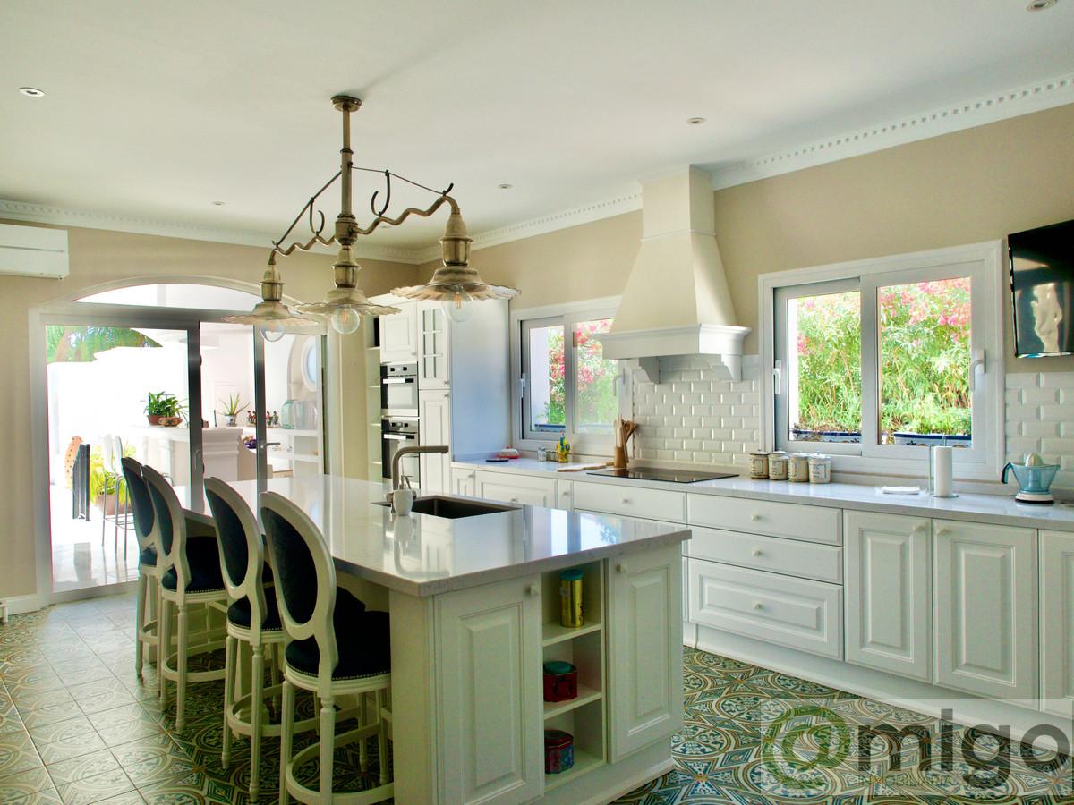 Venta de villa en El Paraiso